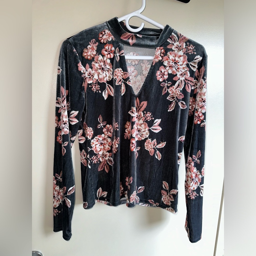 Aeropostale, long sleeved, velvet, floral